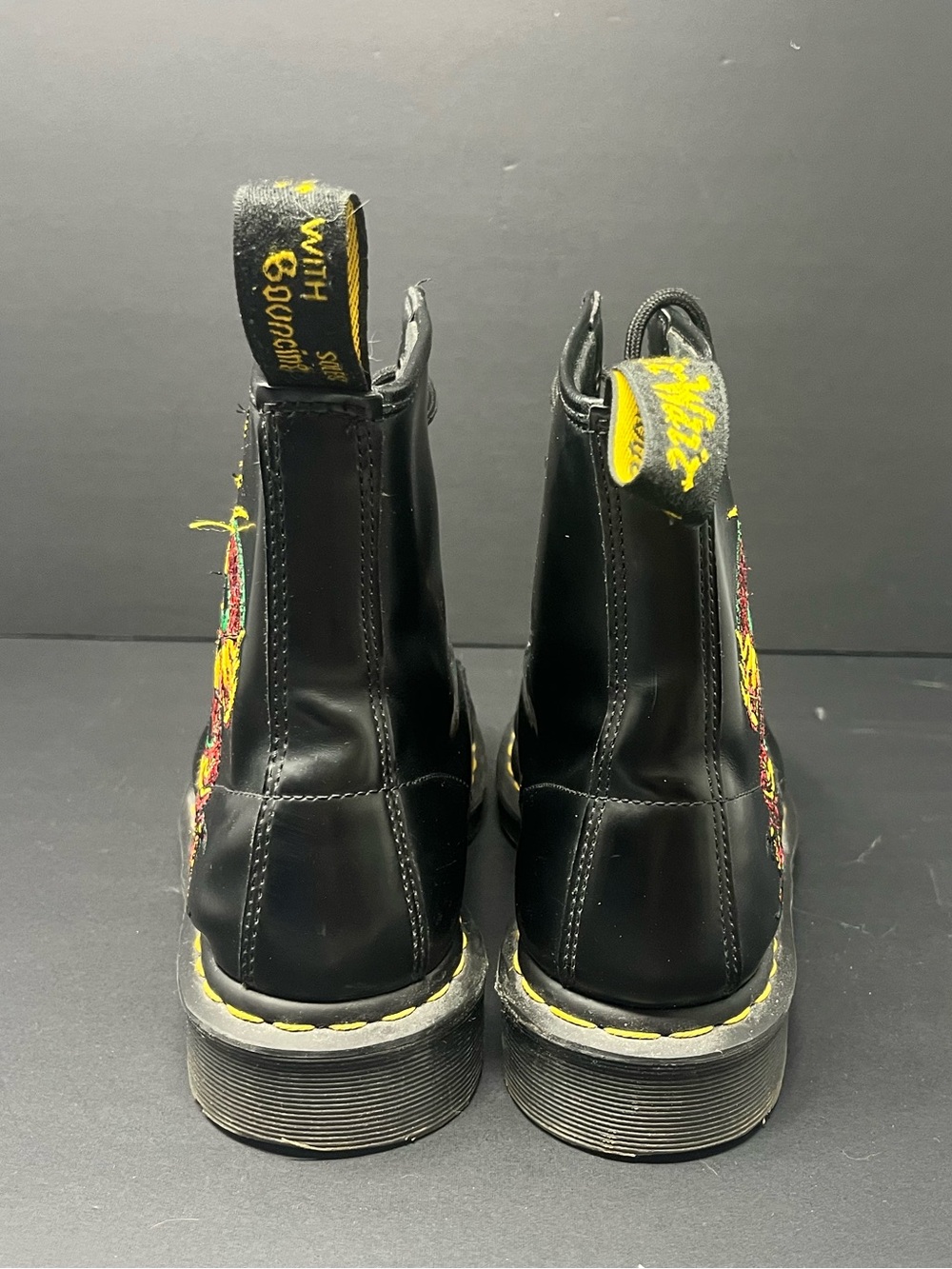 Doc Marten’s Chinese dragon embroidery, size 9, nine hole, women’s, 1460 - Picture 4 of 9